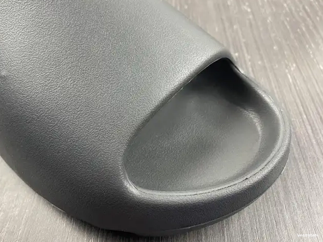 Slide Yeezy Onyx Adidas HQ6448 0502